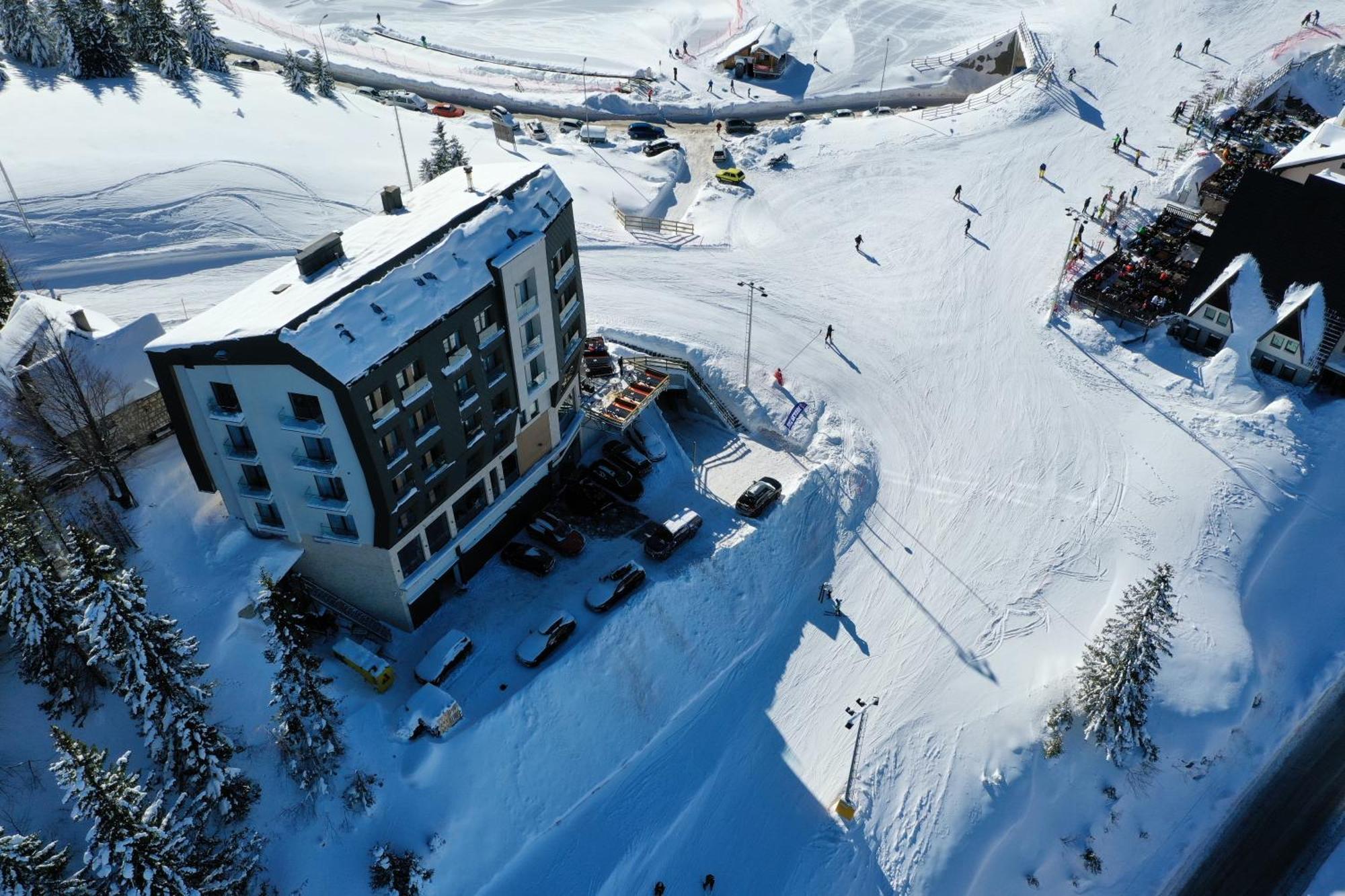 Aparthotel Rajska Jahorina Exteriör bild